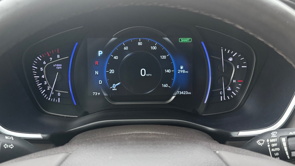 Photo 38 of this HYUNDAI SANTA FE