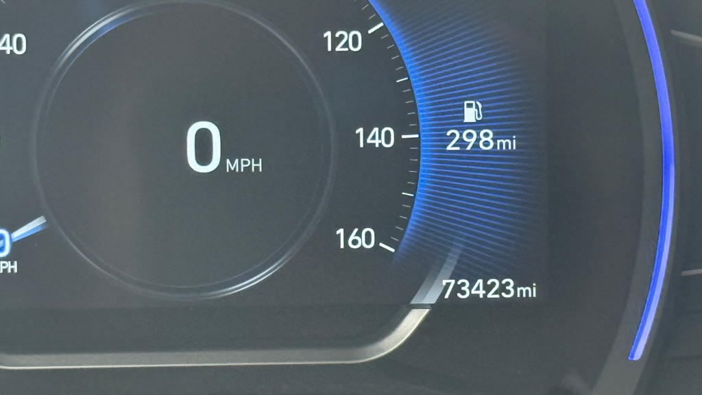 Photo 39 of this HYUNDAI SANTA FE