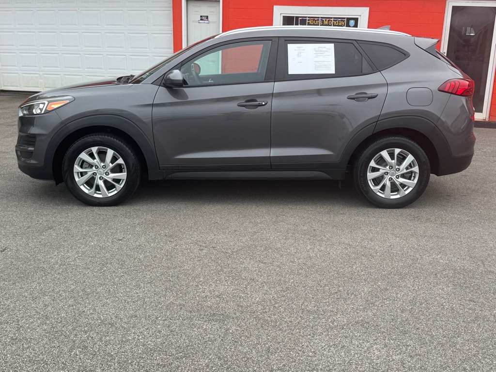 Photo 3 of this HYUNDAI TUCSON