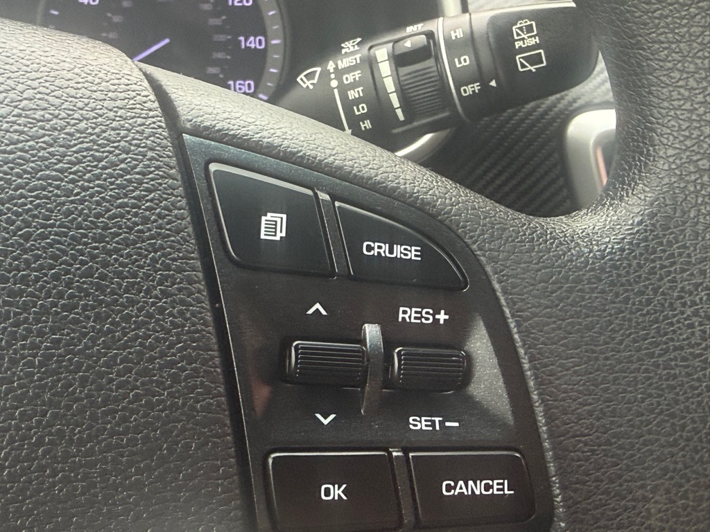 Photo 30 of this HYUNDAI TUCSON