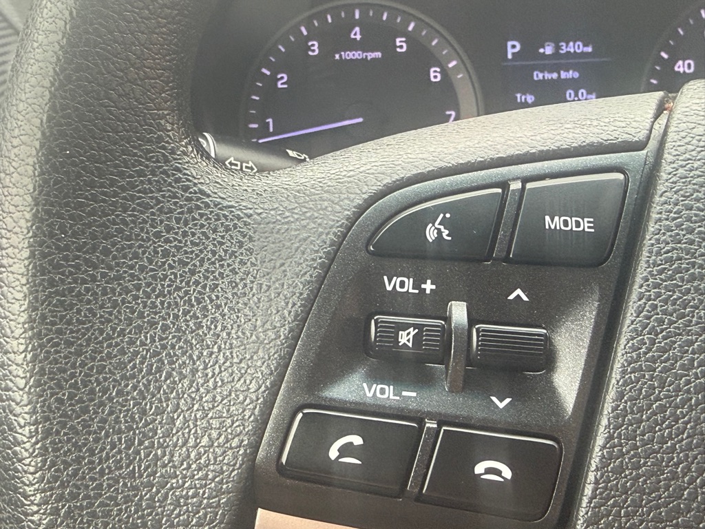 Photo 29 of this HYUNDAI TUCSON