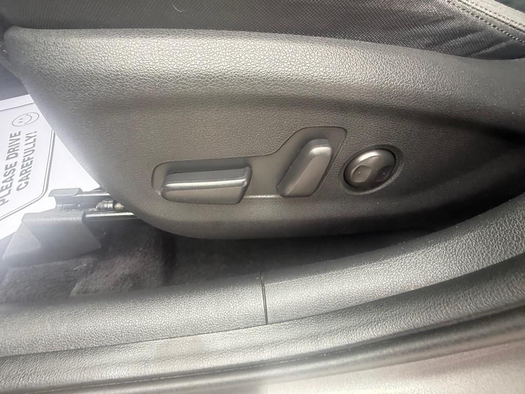 Photo 27 of this HYUNDAI TUCSON