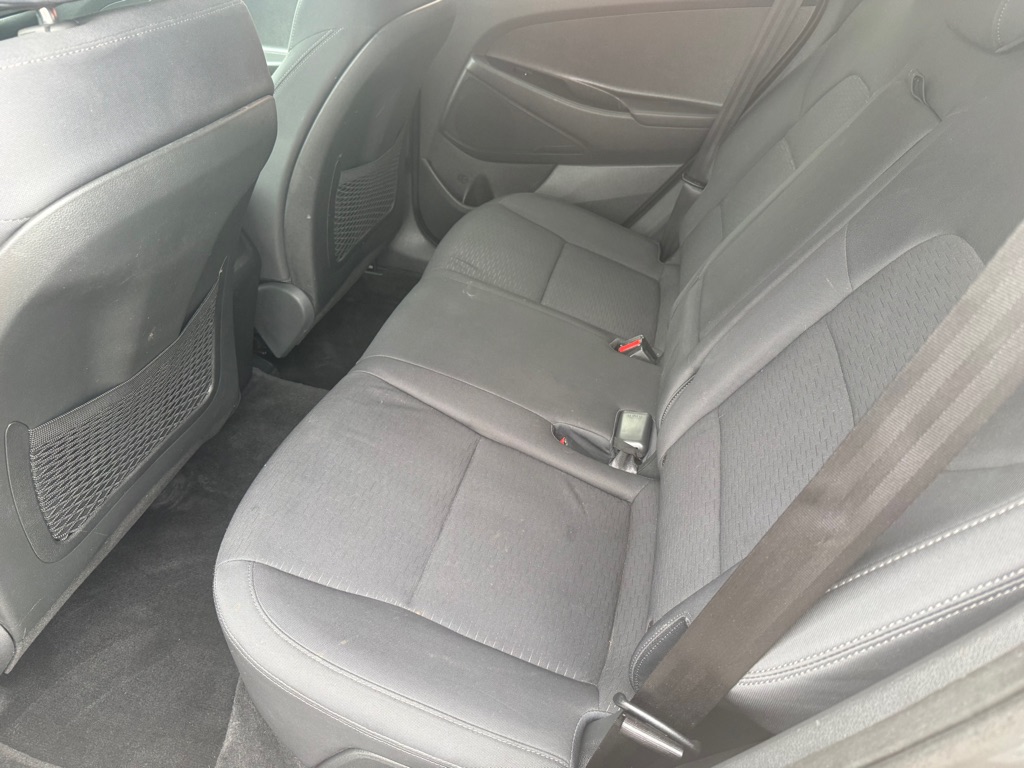 Photo 24 of this HYUNDAI TUCSON