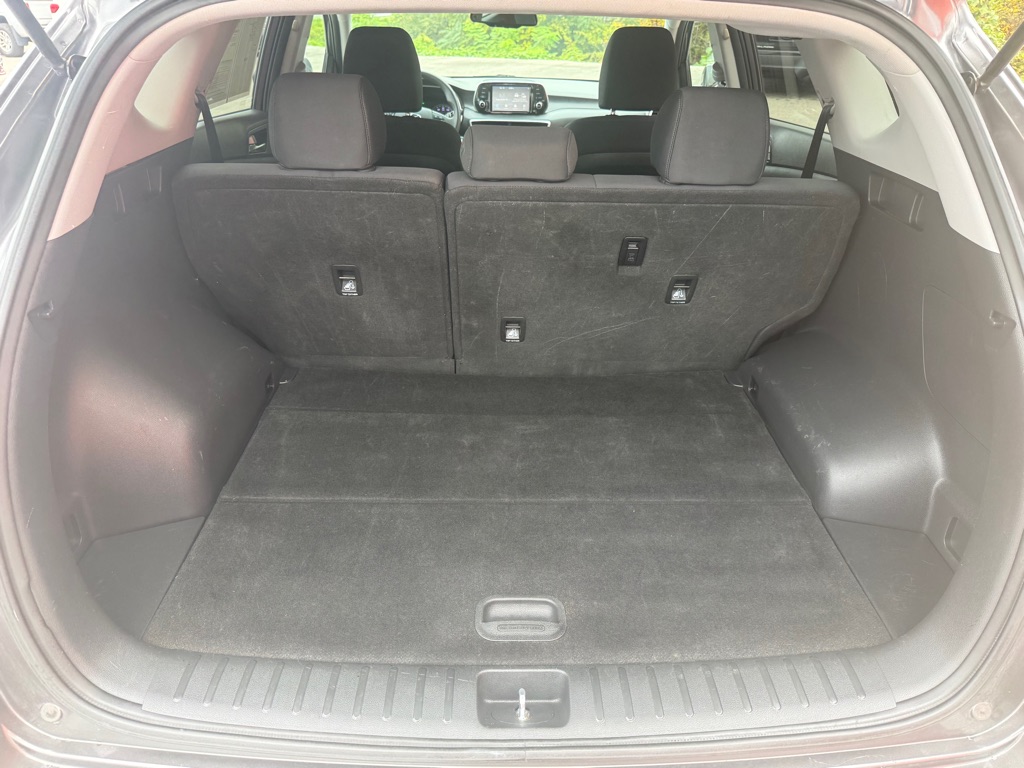 Photo 21 of this HYUNDAI TUCSON