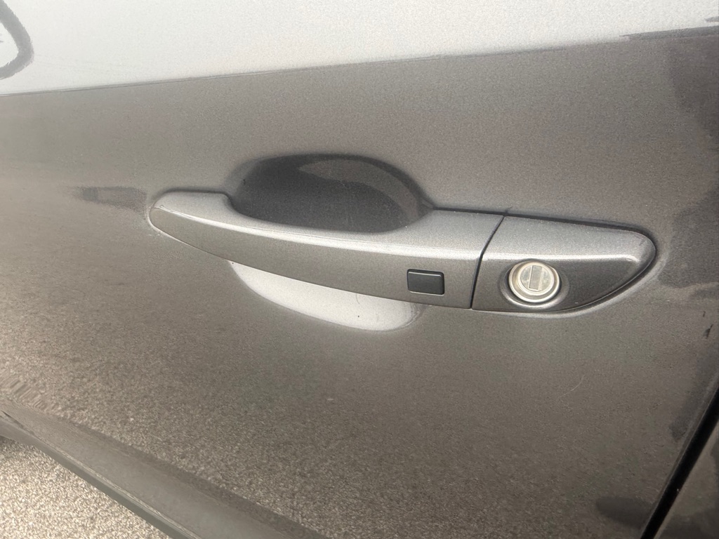 Photo 25 of this HYUNDAI TUCSON