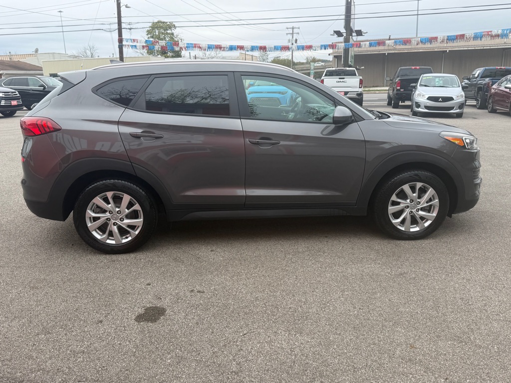 Photo 8 of this HYUNDAI TUCSON