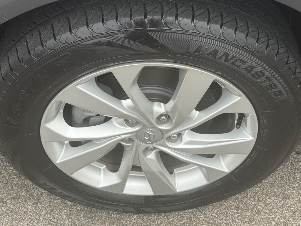 Photo 14 of this HYUNDAI TUCSON