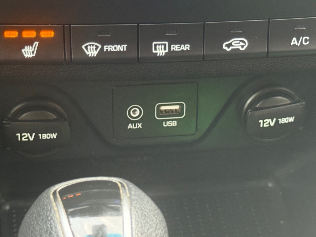 Photo 38 of this HYUNDAI TUCSON