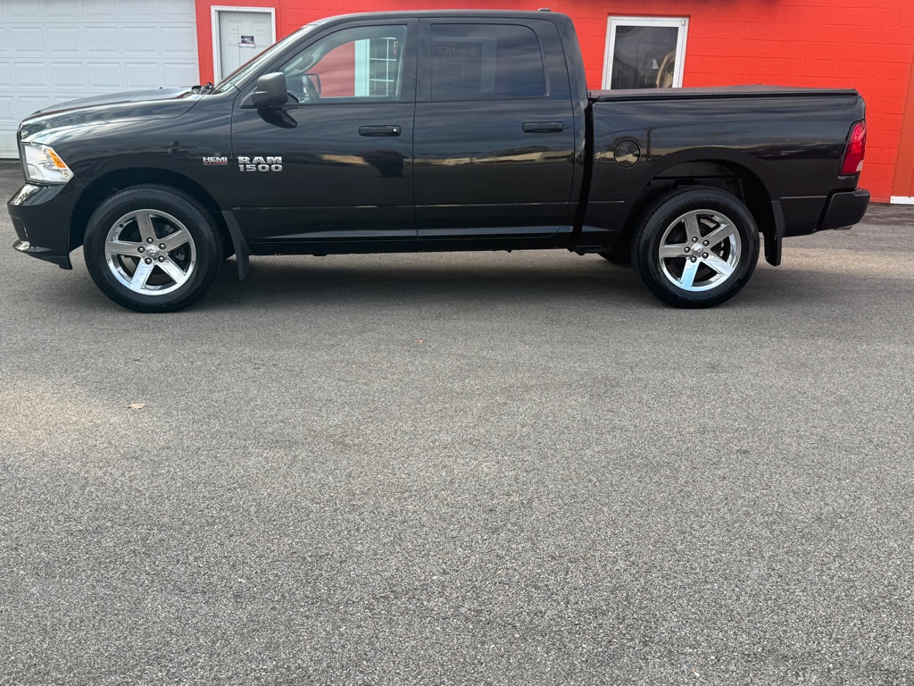 Photo 2 of this RAM 1500
