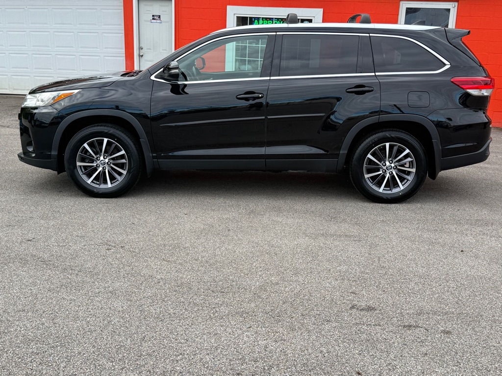 Photo 3 of this TOYOTA HIGHLANDER