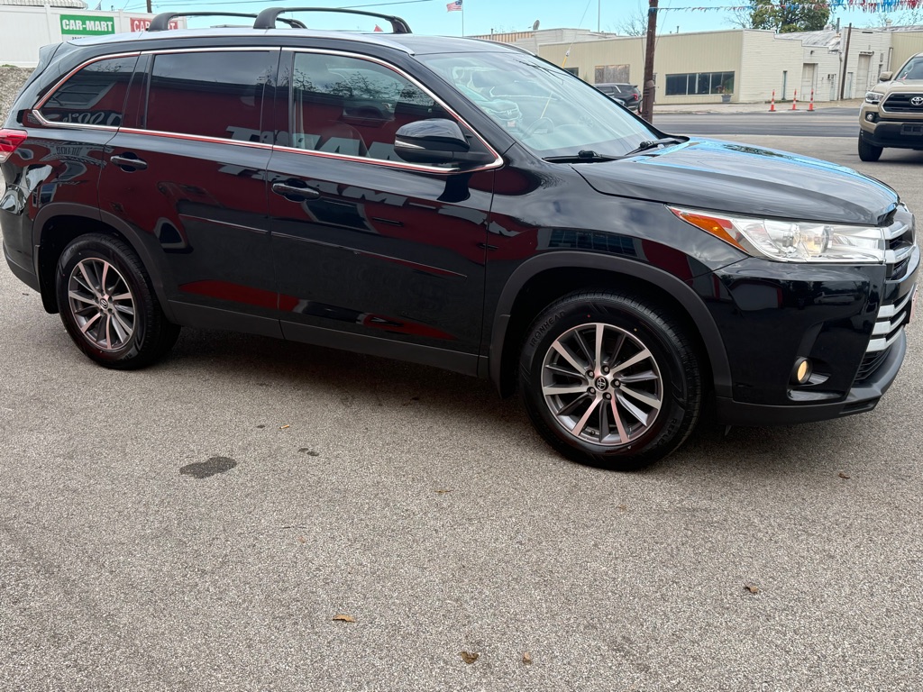 Photo 30 of this TOYOTA HIGHLANDER