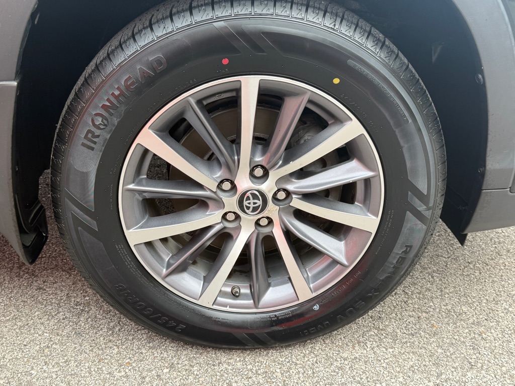 Photo 40 of this TOYOTA HIGHLANDER