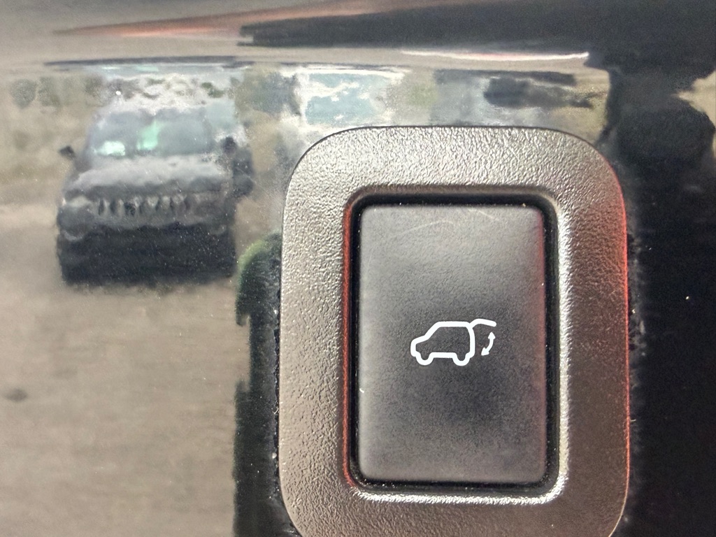 Photo 46 of this TOYOTA HIGHLANDER