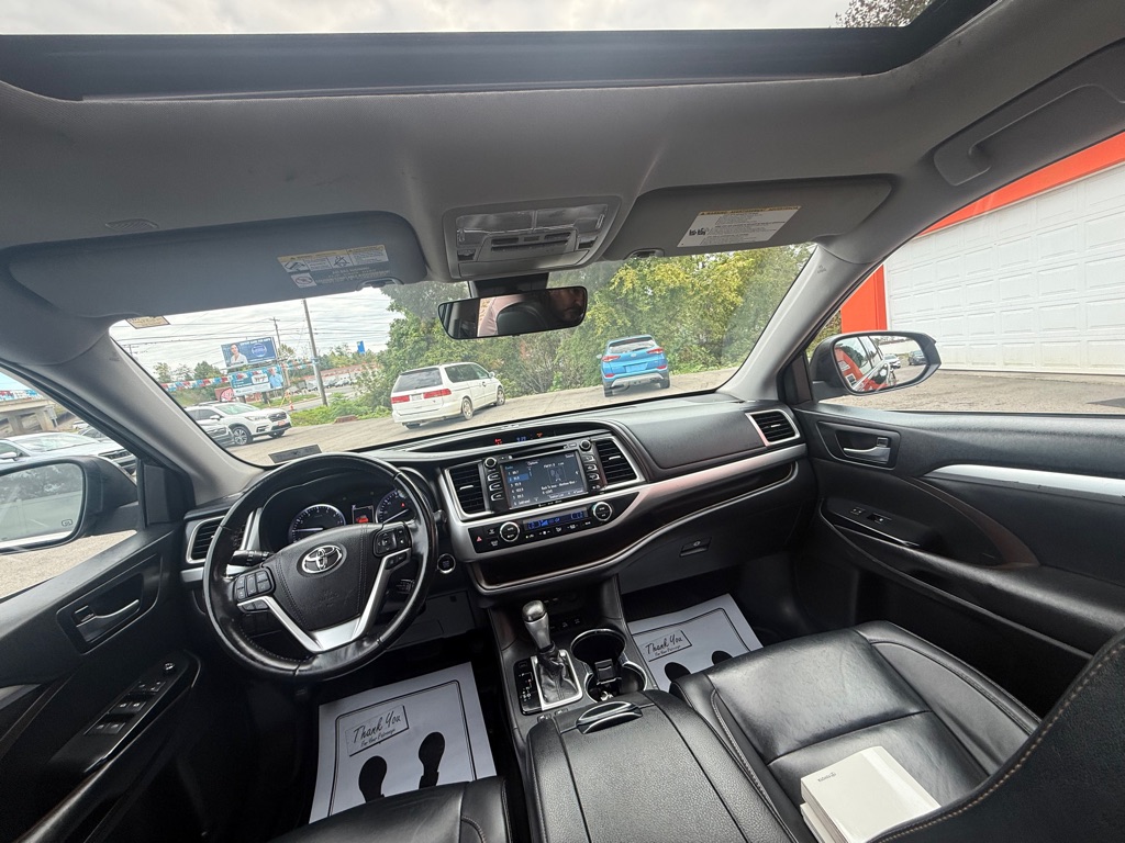 Photo 47 of this TOYOTA HIGHLANDER