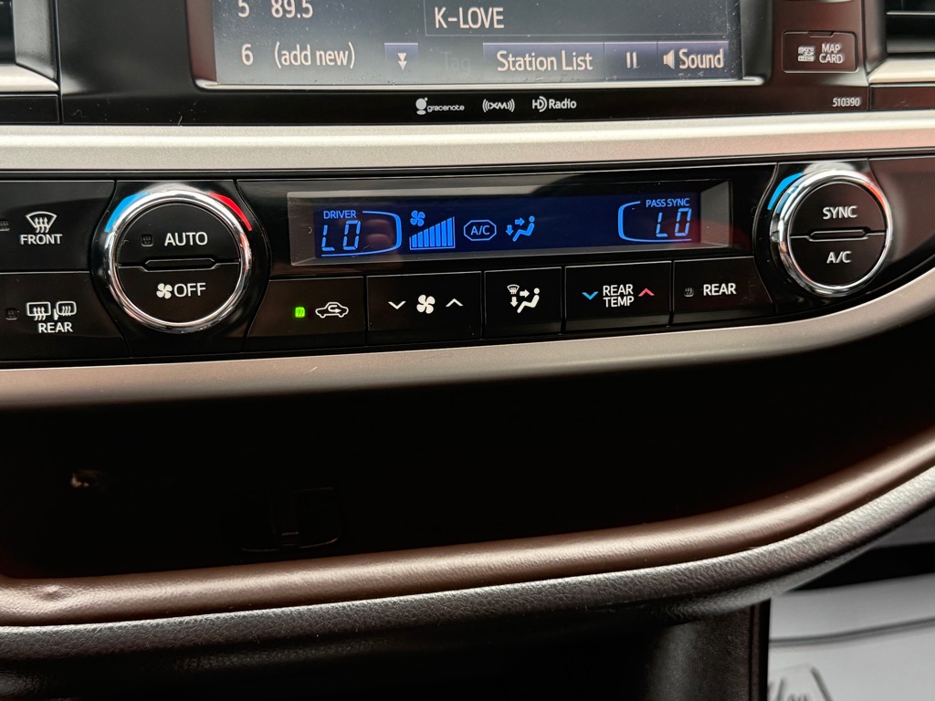 Photo 61 of this TOYOTA HIGHLANDER