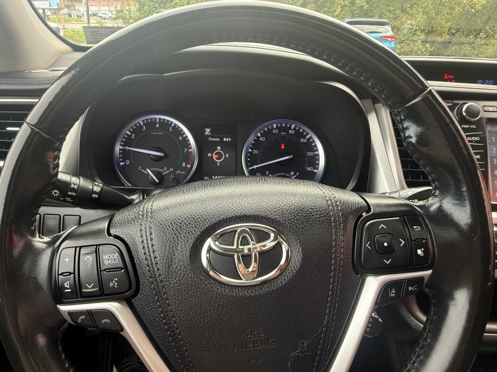 Photo 58 of this TOYOTA HIGHLANDER