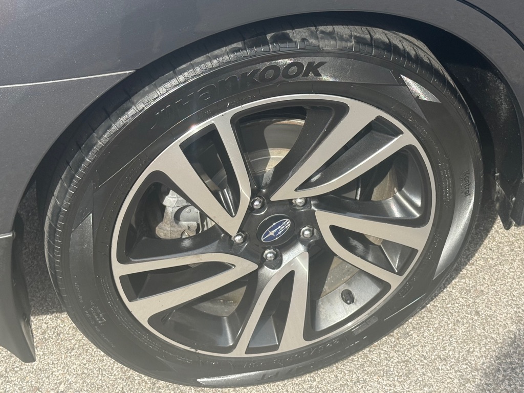 Photo 18 of this SUBARU LEGACY