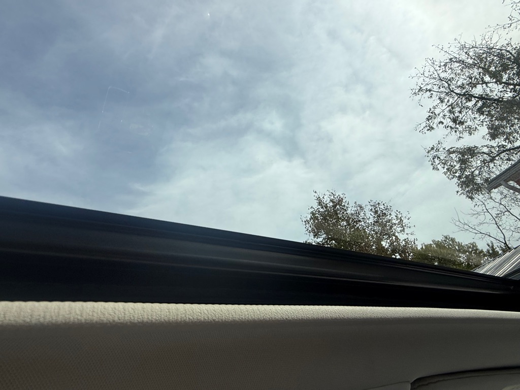 Photo 41 of this SUBARU LEGACY