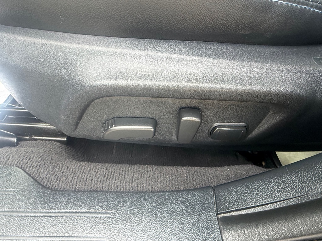 Photo 28 of this SUBARU LEGACY