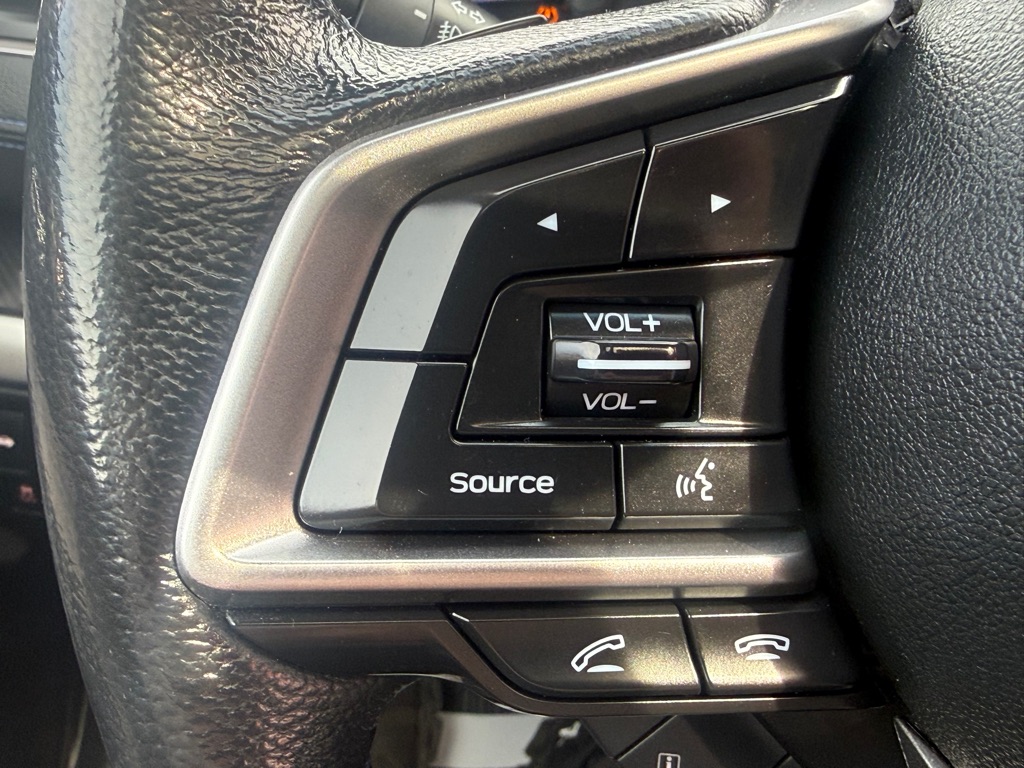 Photo 30 of this SUBARU LEGACY