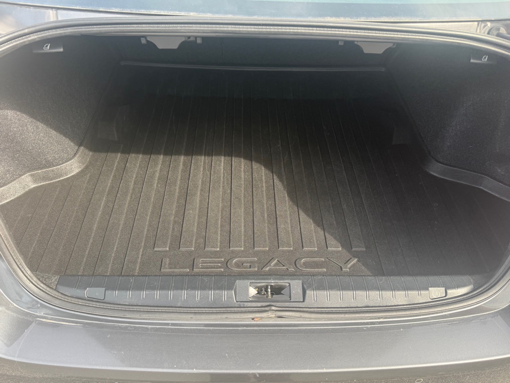 Photo 21 of this SUBARU LEGACY