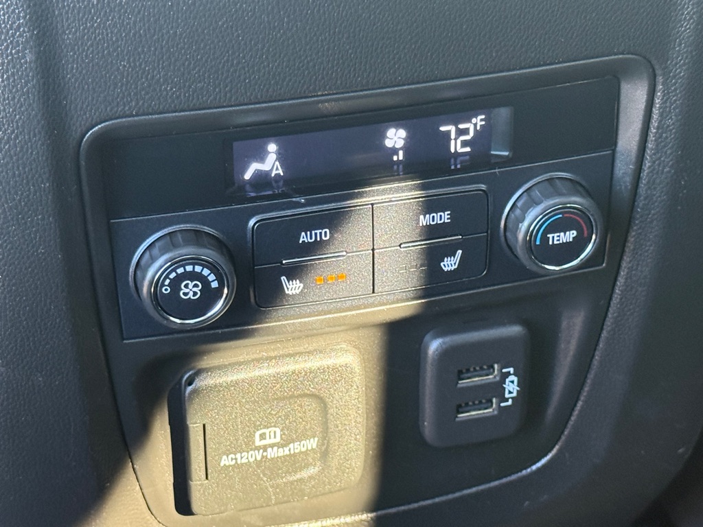 Photo 28 of this BUICK ENCLAVE