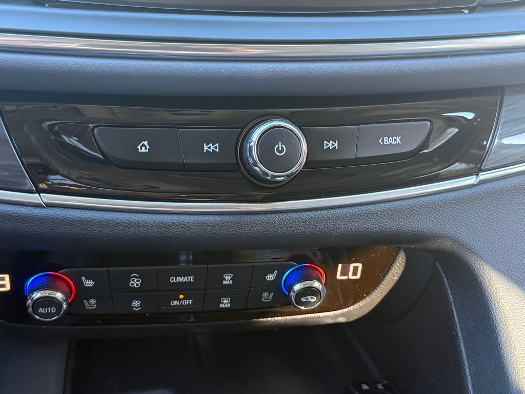 Photo 38 of this BUICK ENCLAVE