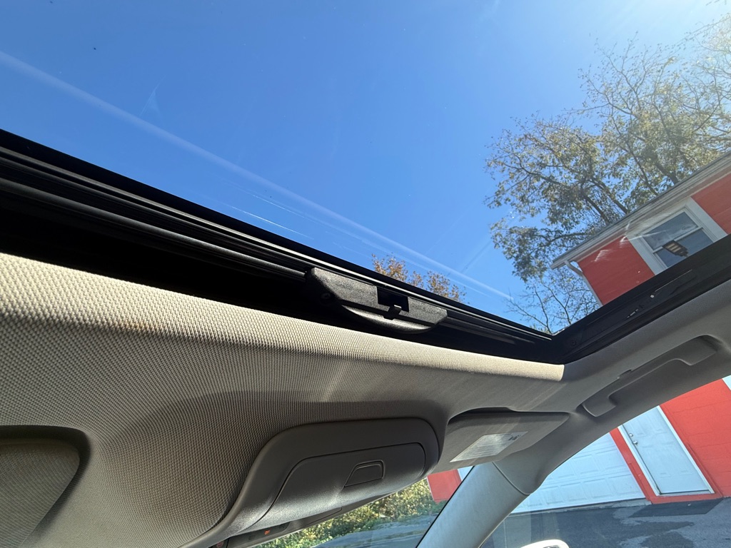 Photo 43 of this BUICK ENCLAVE