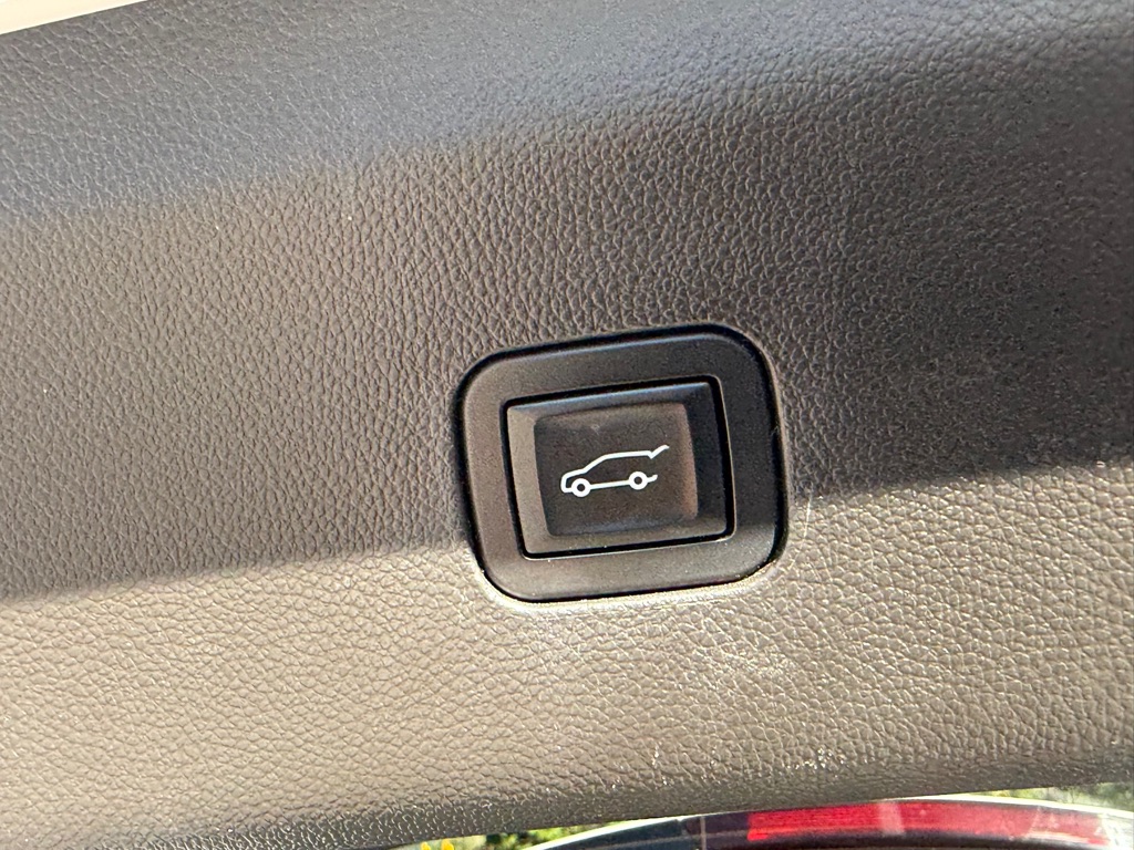 Photo 23 of this BUICK ENCLAVE