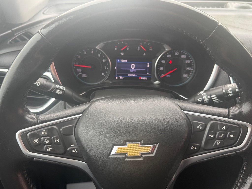 Photo 31 of this CHEVROLET EQUINOX