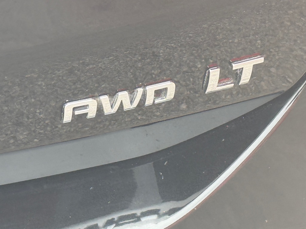 Photo 17 of this CHEVROLET EQUINOX