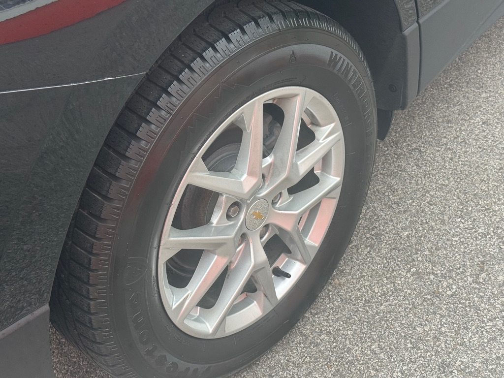 Photo 16 of this CHEVROLET EQUINOX