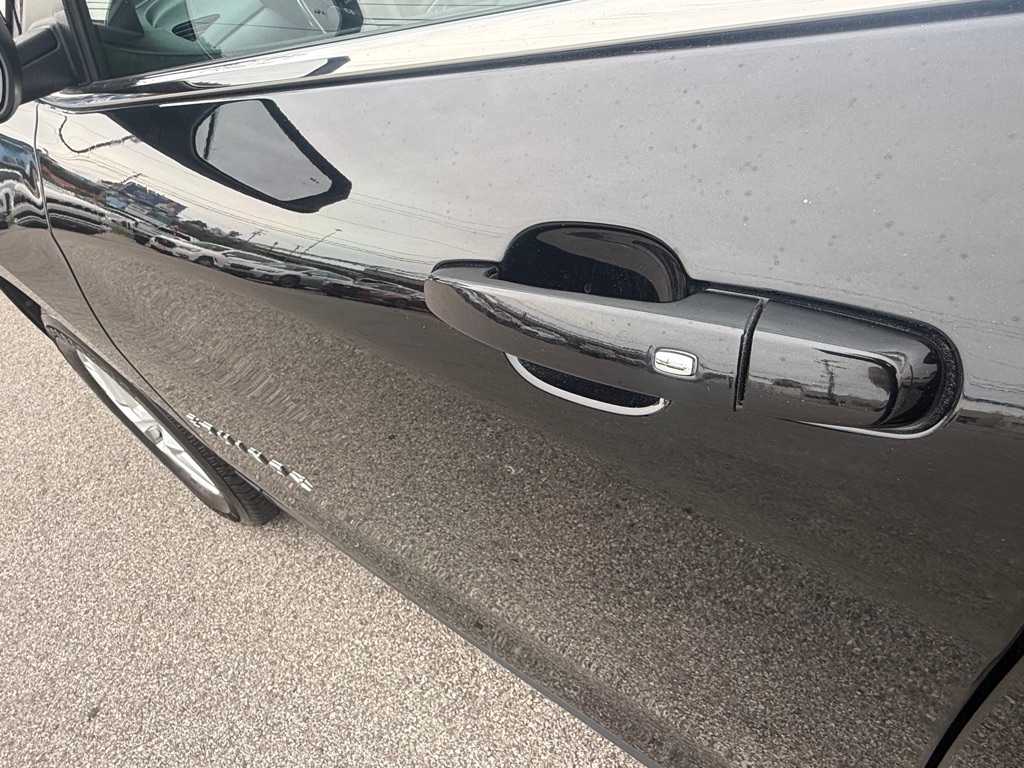 Photo 25 of this CHEVROLET EQUINOX
