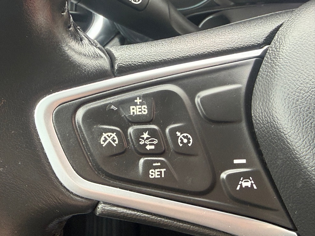 Photo 29 of this CHEVROLET EQUINOX