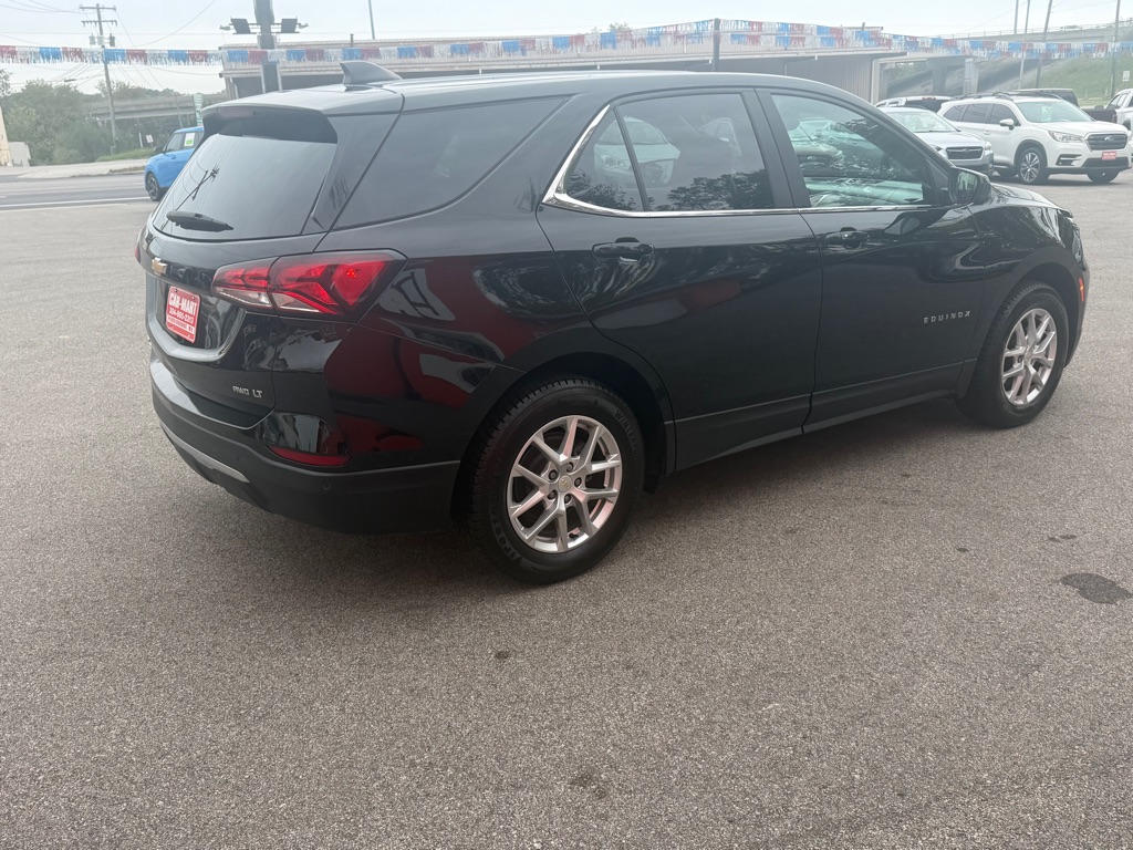Photo 6 of this CHEVROLET EQUINOX
