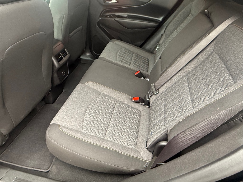 Photo 24 of this CHEVROLET EQUINOX