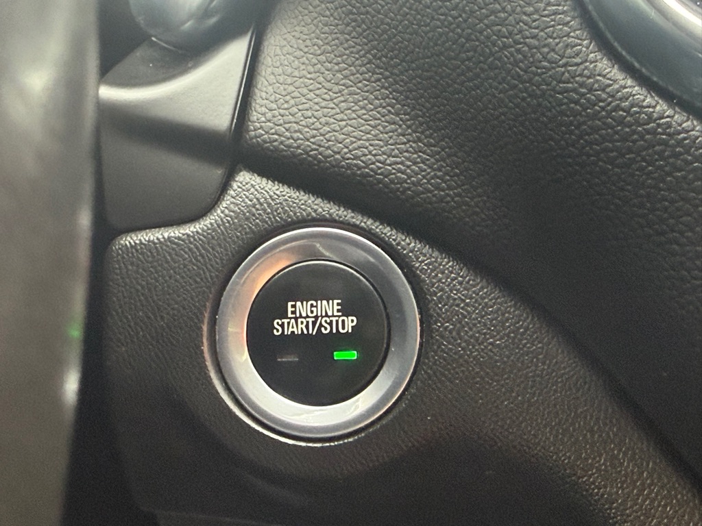 Photo 36 of this CHEVROLET EQUINOX