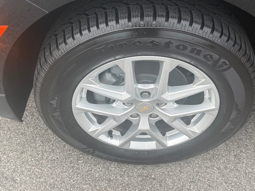 Photo 12 of this CHEVROLET EQUINOX