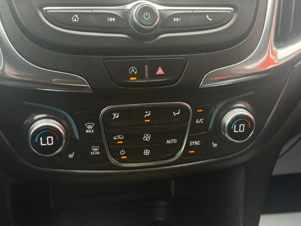 Photo 34 of this CHEVROLET EQUINOX