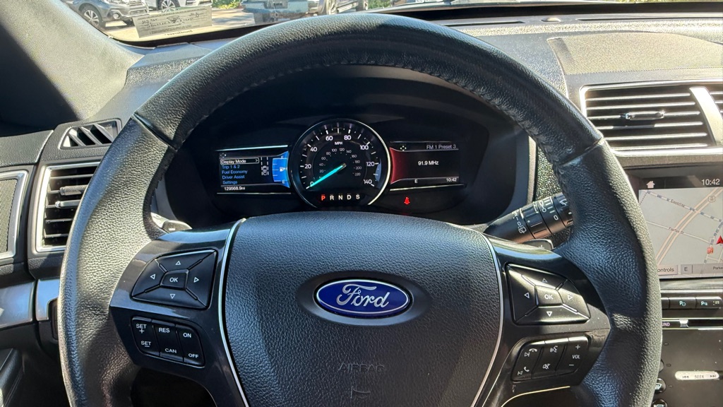 Photo 38 of this FORD EXPLORER