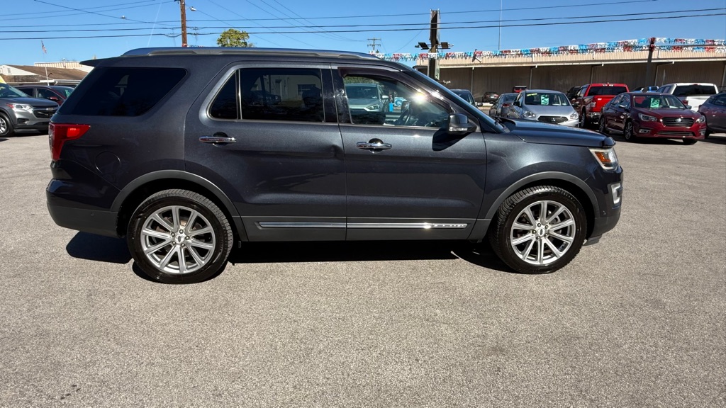 Photo 7 of this FORD EXPLORER
