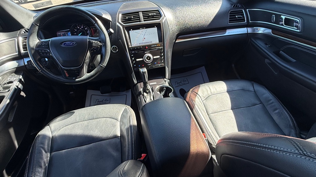 Photo 28 of this FORD EXPLORER