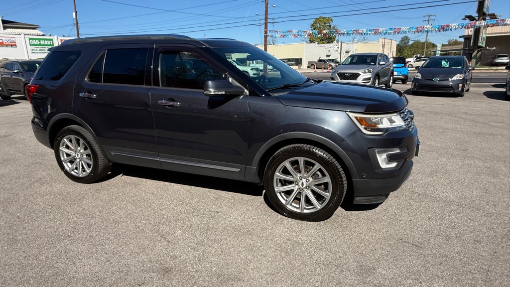 Photo 8 of this FORD EXPLORER