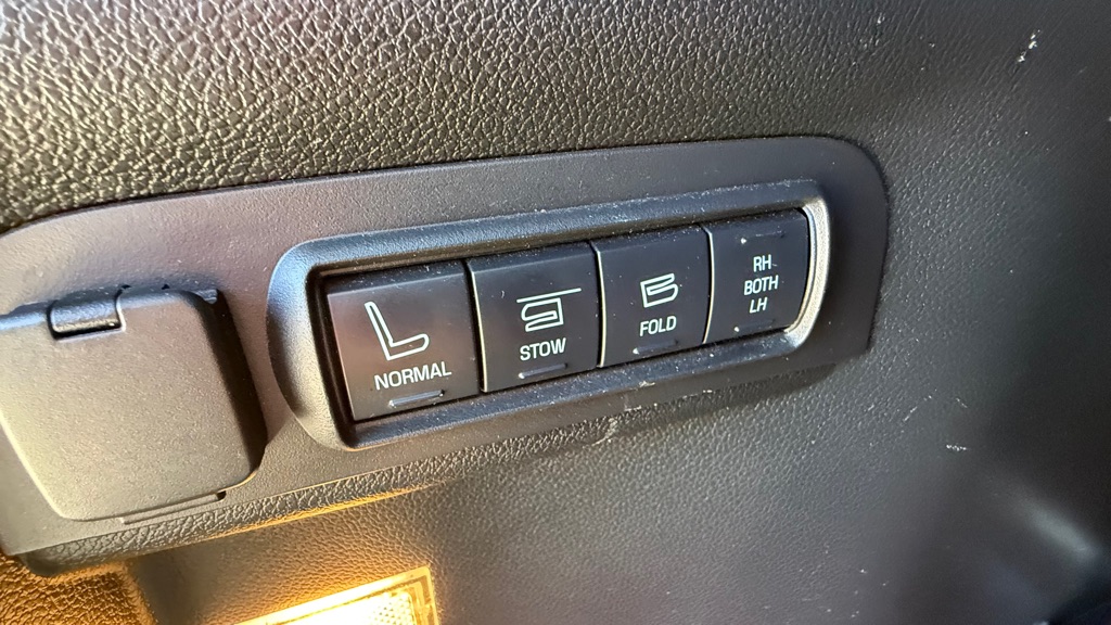 Photo 25 of this FORD EXPLORER