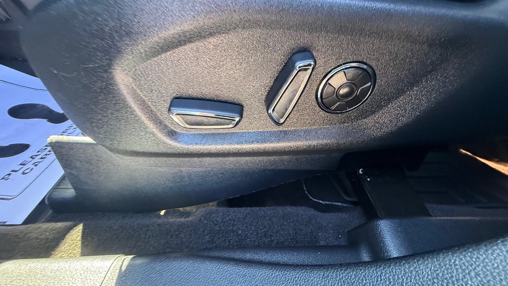 Photo 35 of this FORD EXPLORER
