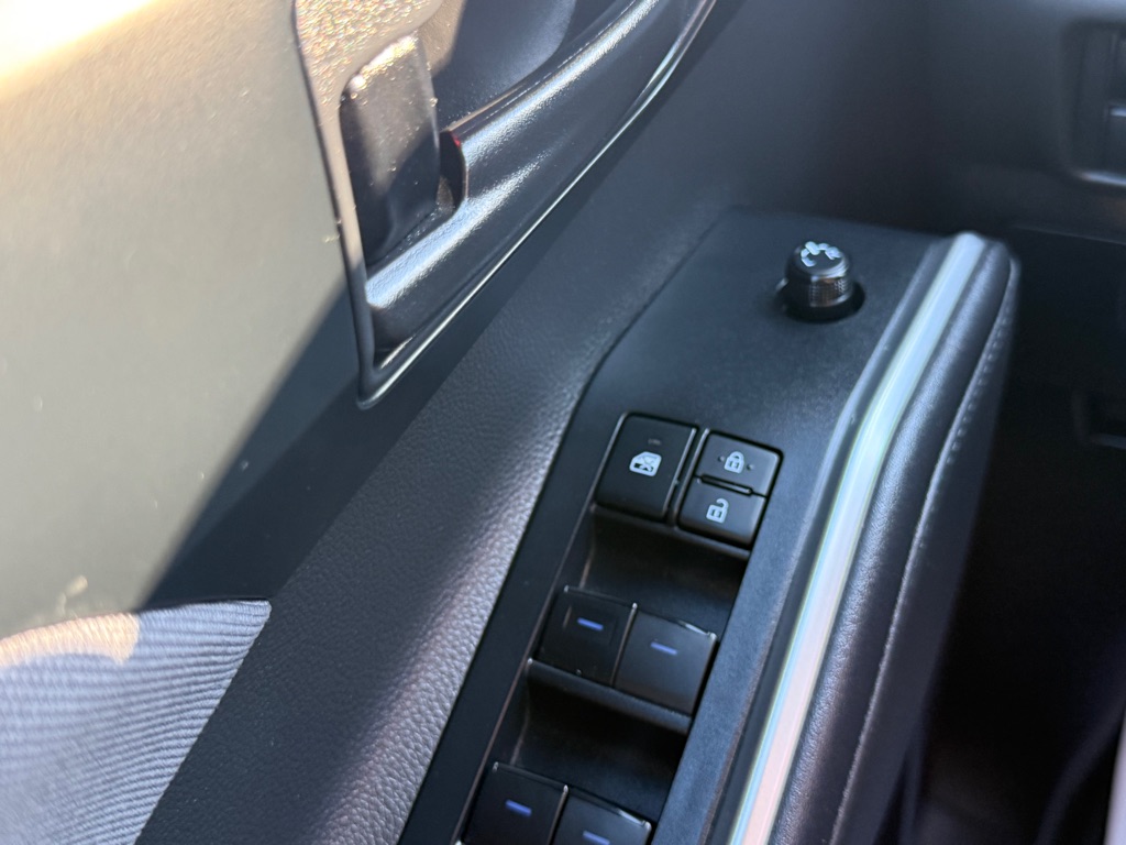 Photo 30 of this TOYOTA HIGHLANDER