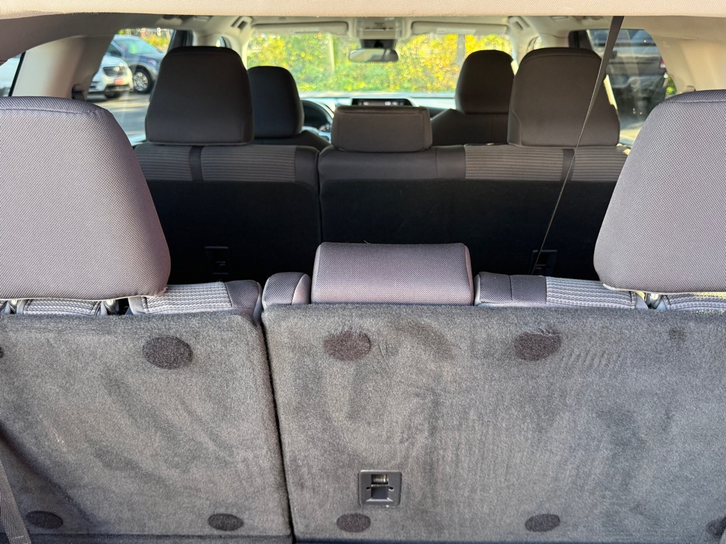 Photo 21 of this TOYOTA HIGHLANDER