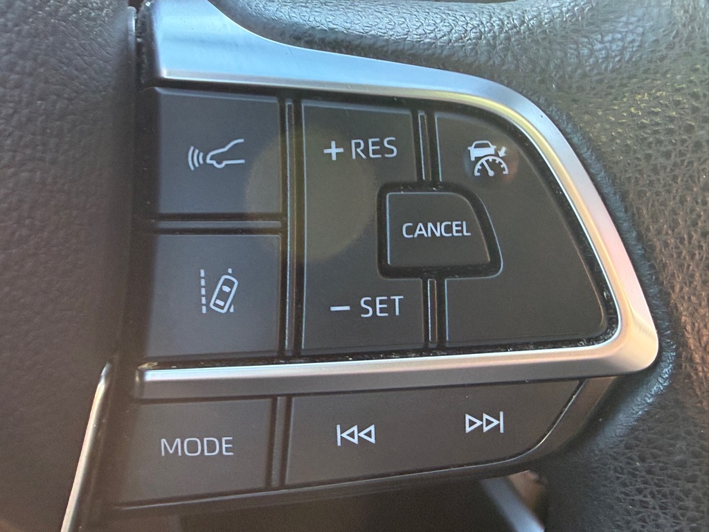 Photo 32 of this TOYOTA HIGHLANDER