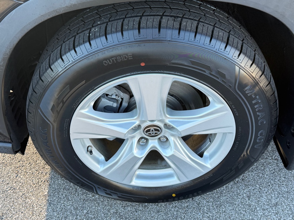 Photo 14 of this TOYOTA HIGHLANDER