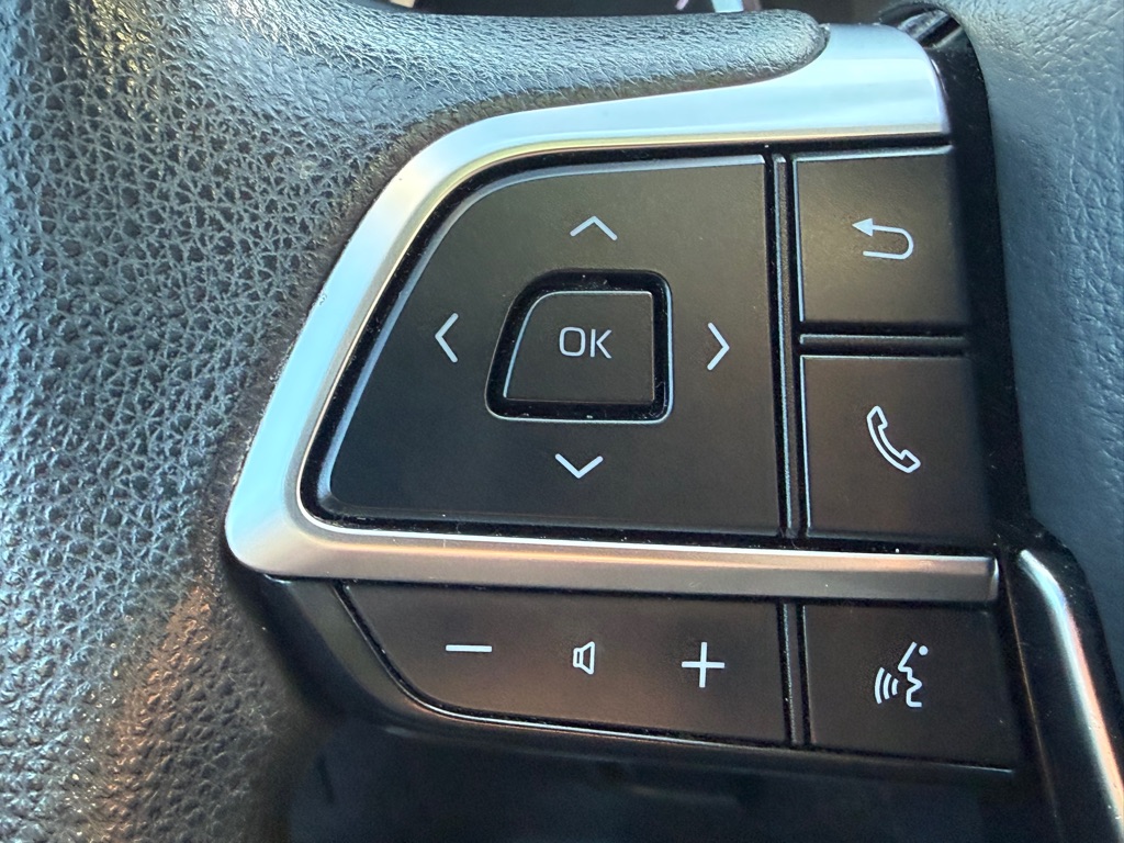 Photo 31 of this TOYOTA HIGHLANDER